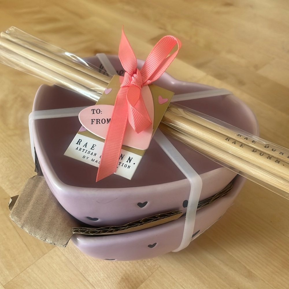 Rae Dunn heart shape set with chop sticks